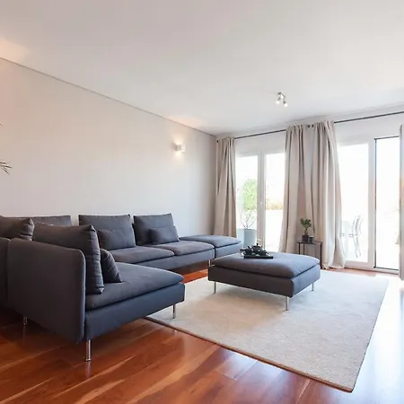 Living Graca Lisboa
